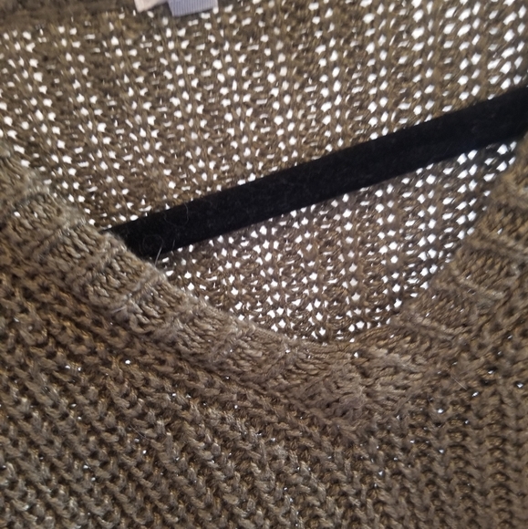 Ecote Olivia V-Neck Pullover Sweater - Picture 7 of 8